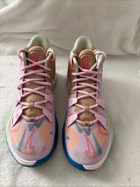 Nike Kyrie 7 - 1 World 1 People